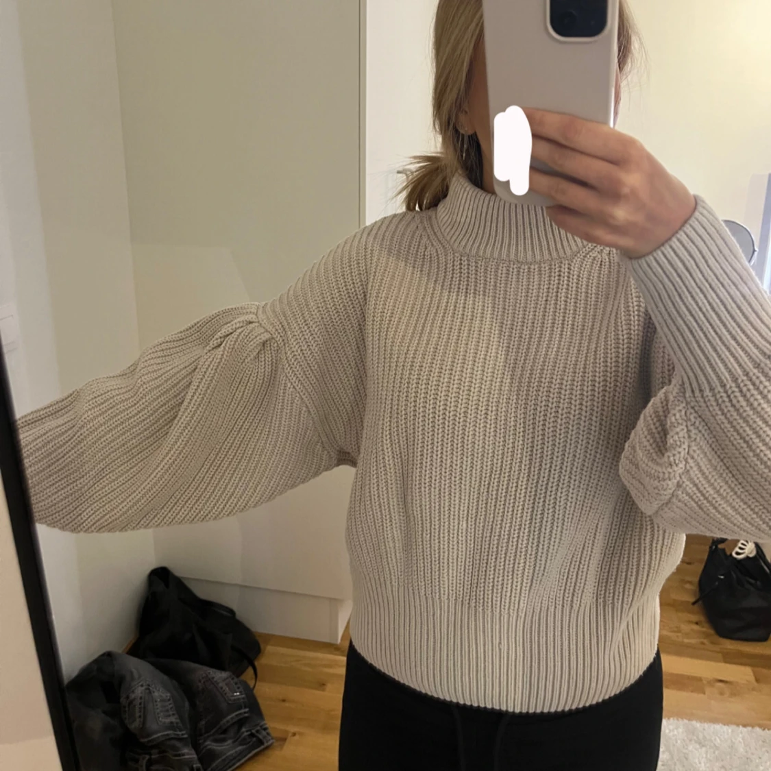 Beige stickad polotröja från H&M - 1