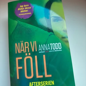 När vi föll (after we fell)  - Tredje boken ur afterserien. Grunden till de populära after filmerna. Boken är på svenska. 