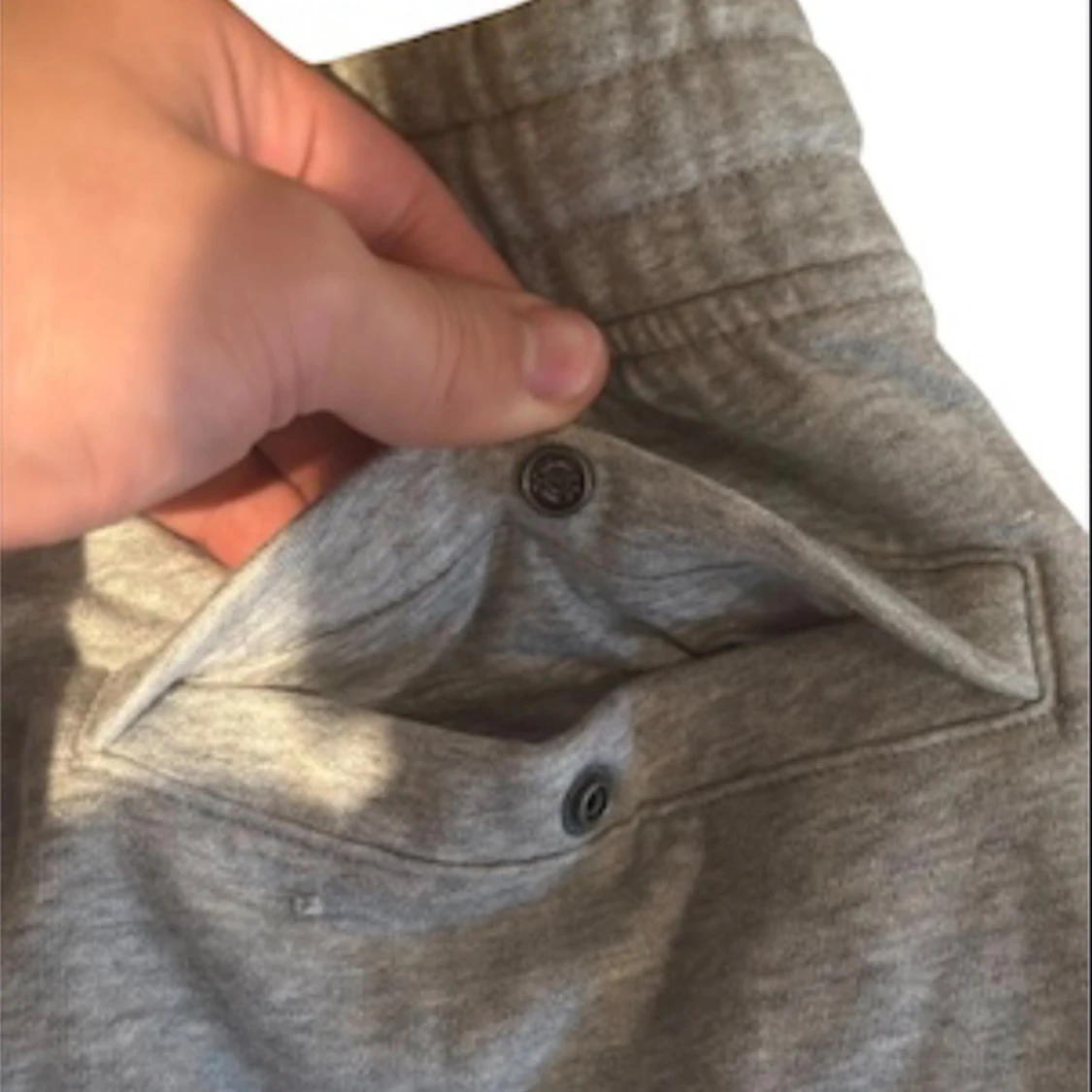 Grå mjukisbyxor från Gymshark strl small - 4