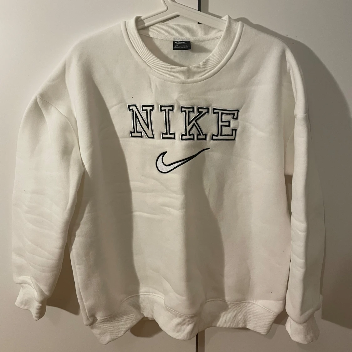 Vit sweatshirt från Nike i M