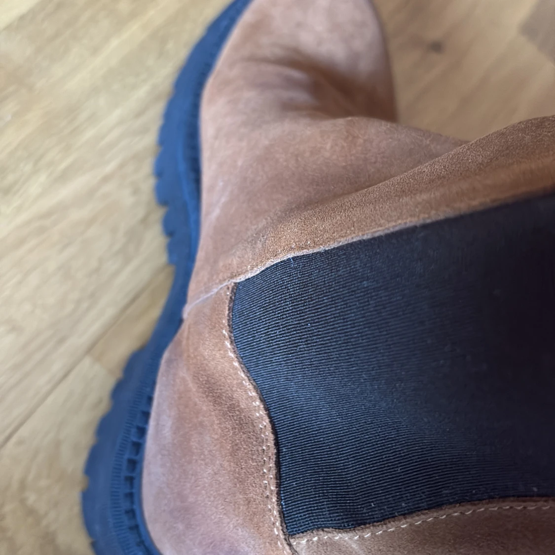 Bruna mocka chelsea boots med grov sula - 3