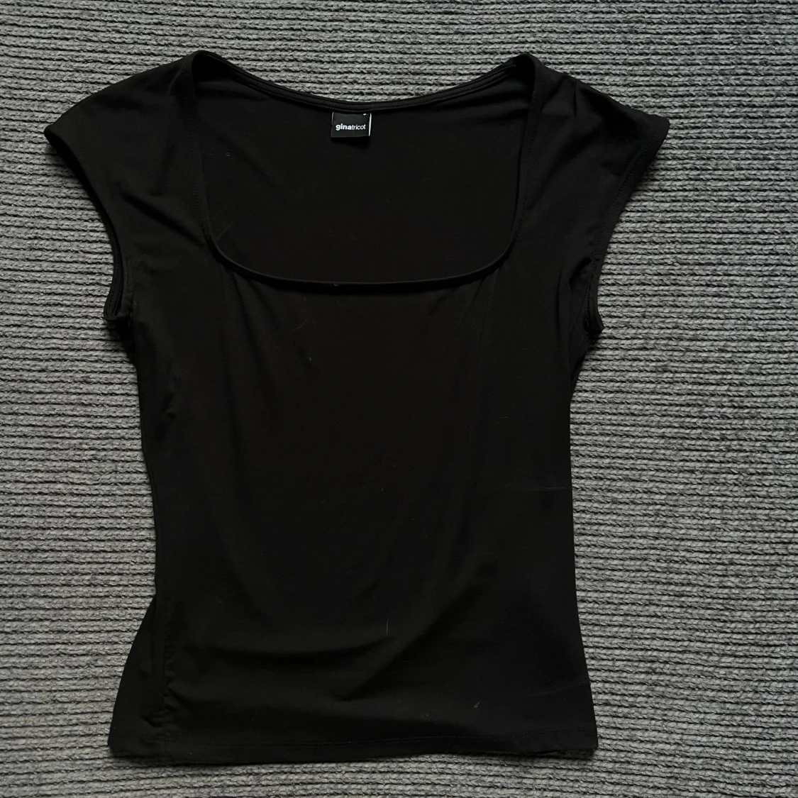 Svart topp Gina Tricot