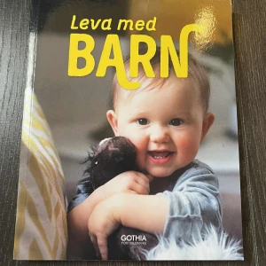 Leva med barn - En inspirerande bok för dig som vill veta mer om livet med barn. Perfekt för unga vuxna och föräldrar som söker tips och kunskap om vardagen med små barn.