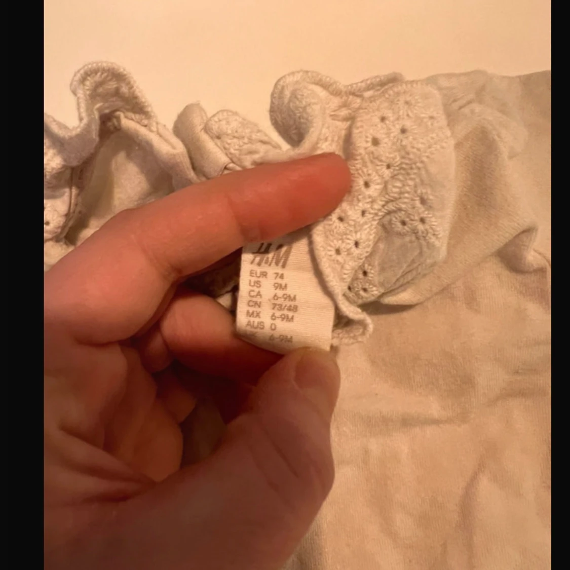 Vit body med spetskrage - 2