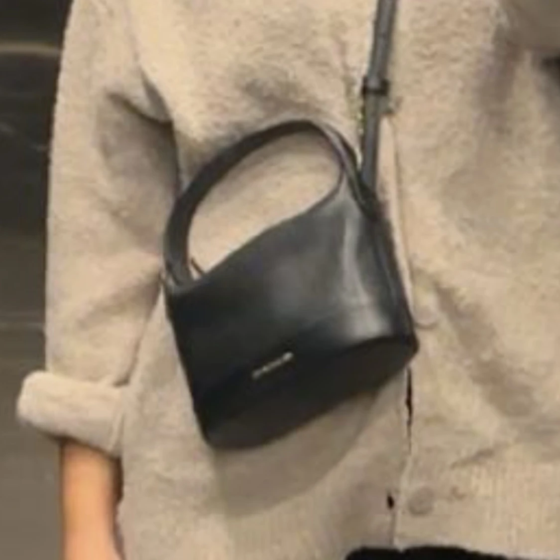 Svart axelväska från Michael kors i skinn - 1