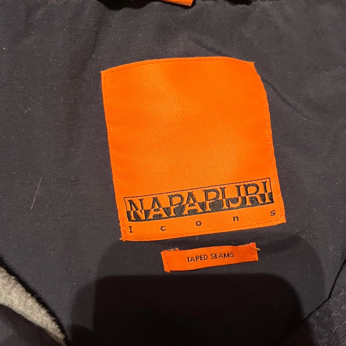 Mörkblå vinterjacka från Napapijri - 2