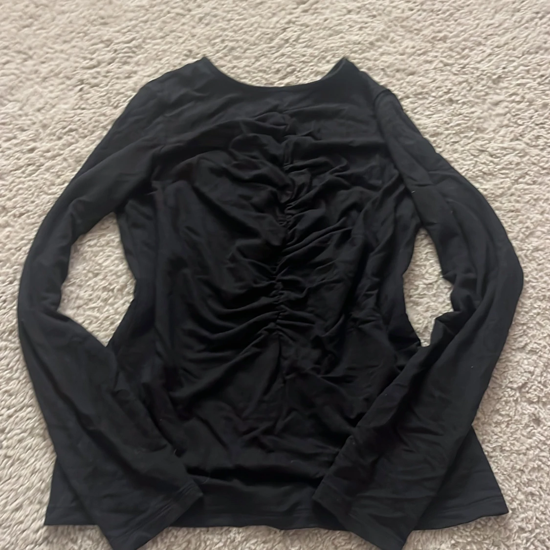 Svart långärmad topp från Stylein - 2