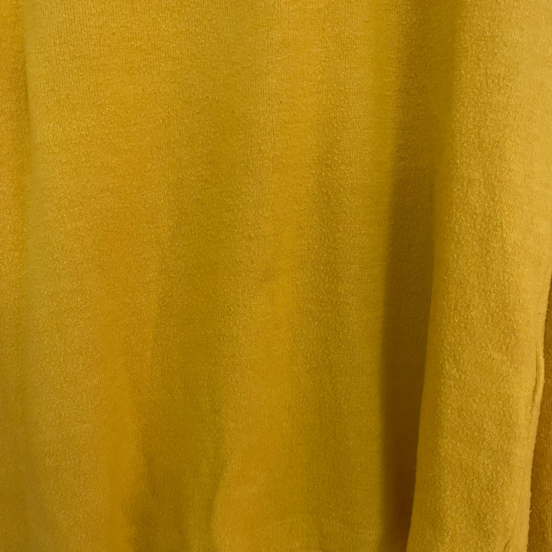 Gul långärmad tröja från Monki - 3