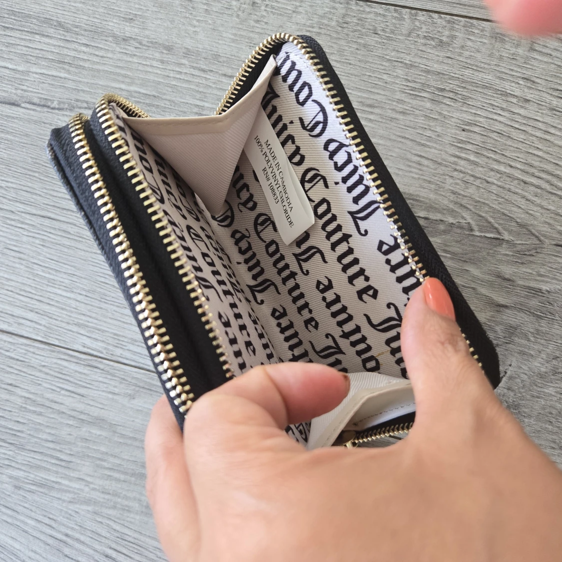 Juicy Couture svart plånbok med strass - 1