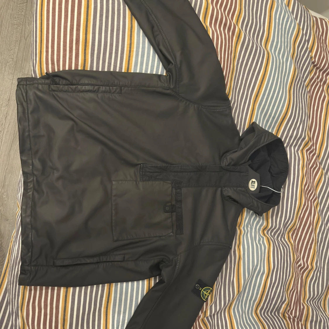 Svart vindjacka från Stone Island