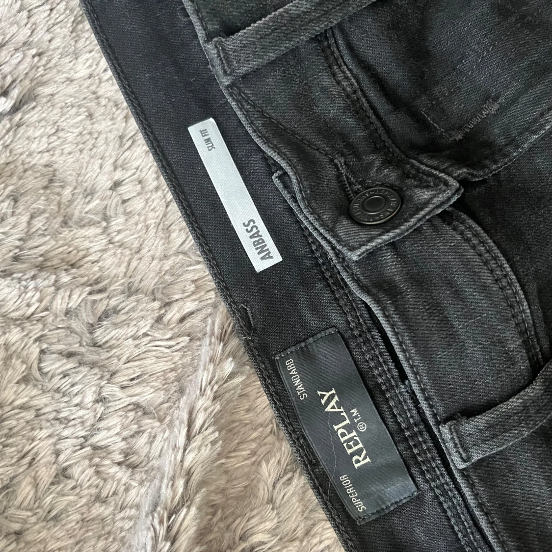 Svarta Replay Anbass Hyperflex jeans - 1