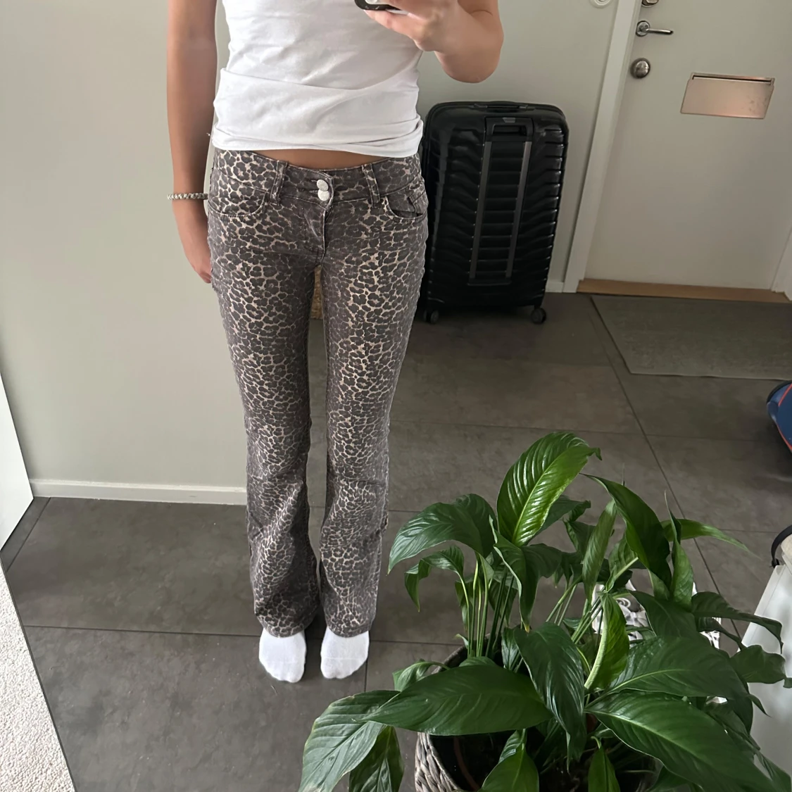 Leopardmönstrade bootcut byxor