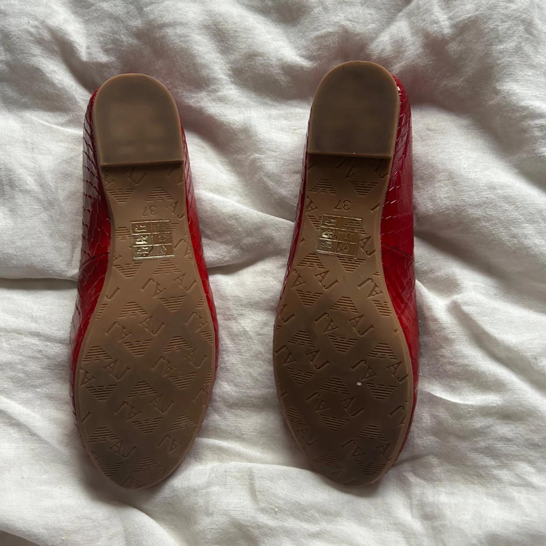 Röda ballerinaskor Armani Jeans - 3