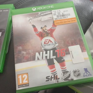 2 spel i perfekt skick NHl 16,  och call of duty black ops 2 - Säljer 2 spel ala i toppskick med originalslak NHL 16 xbox one call of duty black ops 2 