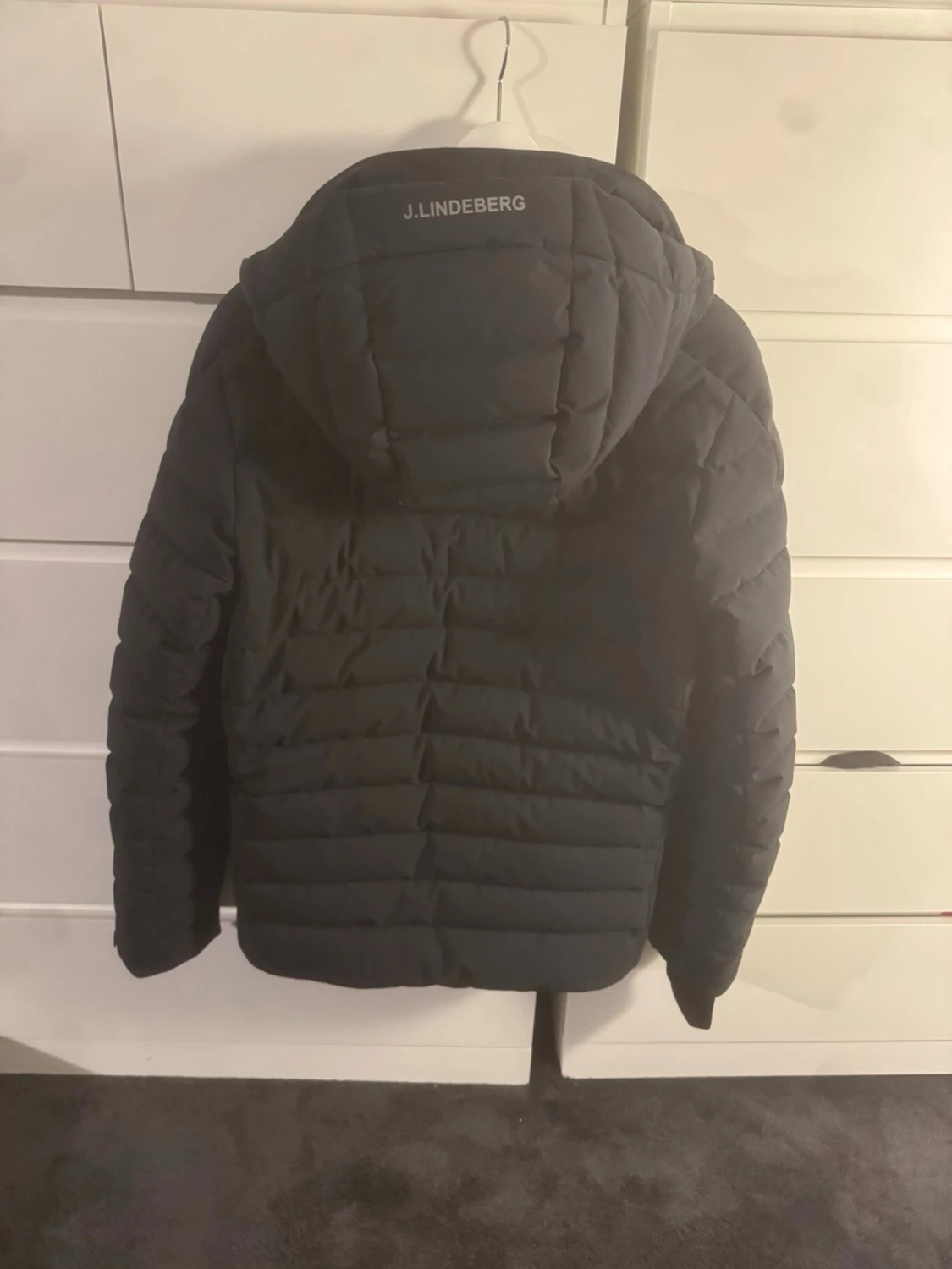 Marinblå pufferjacka från J.Lindeberg - 2
