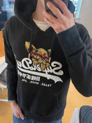 Vintage SuperDry hoodie (Limited edition) - Säljer nu denna sjukt snygga och unika hoodie från Superdry😊 Hoodien är ur en limiterad upplaga med endast 500 exemplar tillverkade🤩 Både varm och bekväm och passsar till allt🙌 Passar Storlek S. Riktig statement piece 🤩 Skriv vid funderingar 📲🤝