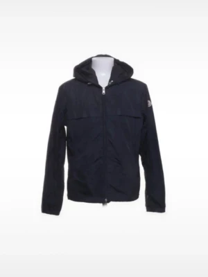 Moncler windbreaker - Riktigt schysst moncler jacka passar både höst vår och sommar, kommer inte till användning utan samlar bara damm nu för tiden. skönt pris vid snabb affär, jackan har förövringt inga flaws 