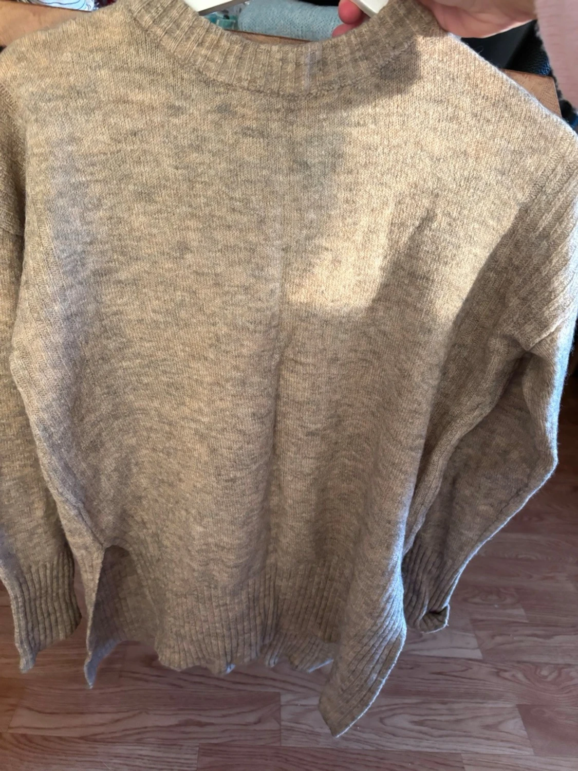 Beige stickad tröja från H&M