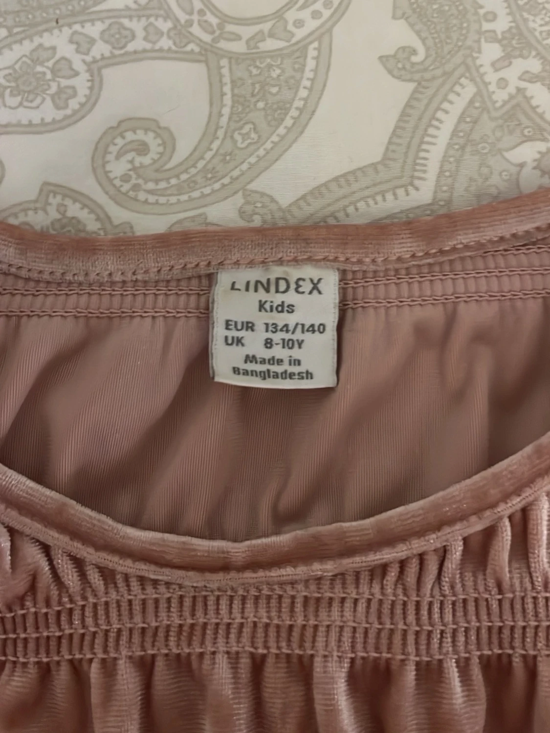 Rosa sammetsblus från Lindex - 1