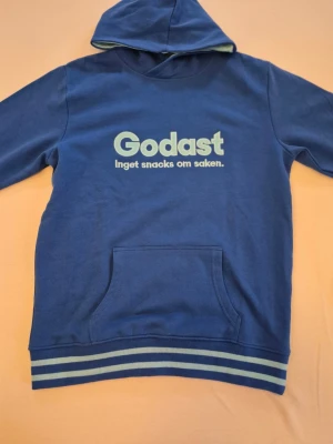 OLW HOODIE 1/10 - Olw hoodie en av 10 styckna. Aldrig använd. Boxig cropt baggie. Bra pris vid snabb afär.    PRIS KAN DISKUTERAS. STORLEK S