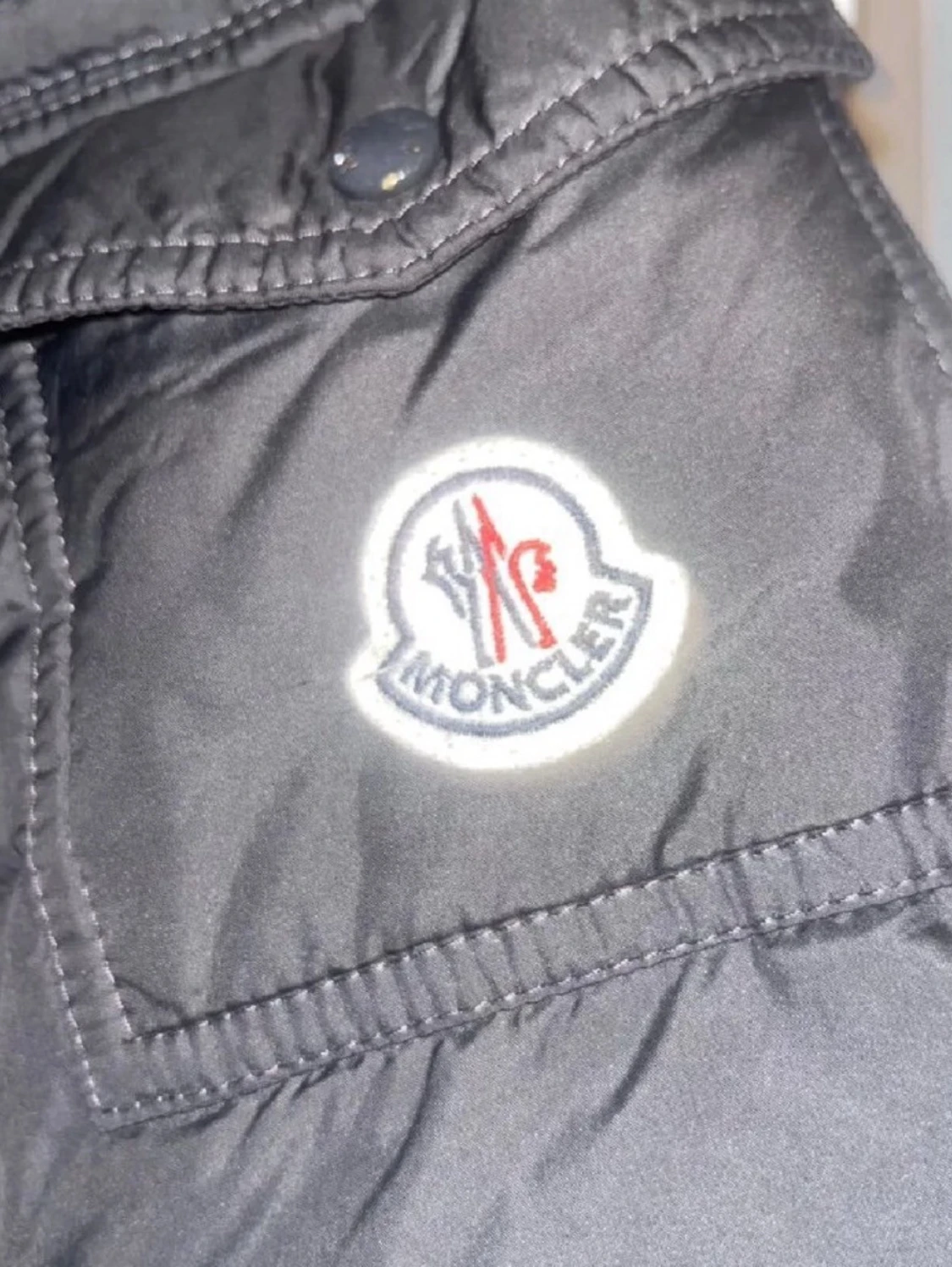 Moncler svart dunjacka – klassisk & varm, fint skick - 2
