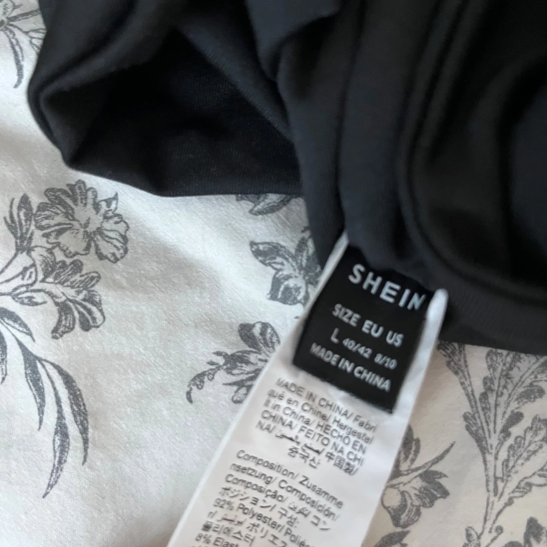 Svart linnetopp från SHEIN - 1