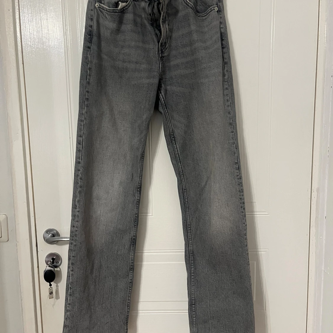 Grå raka jeans från Zara, strl 36