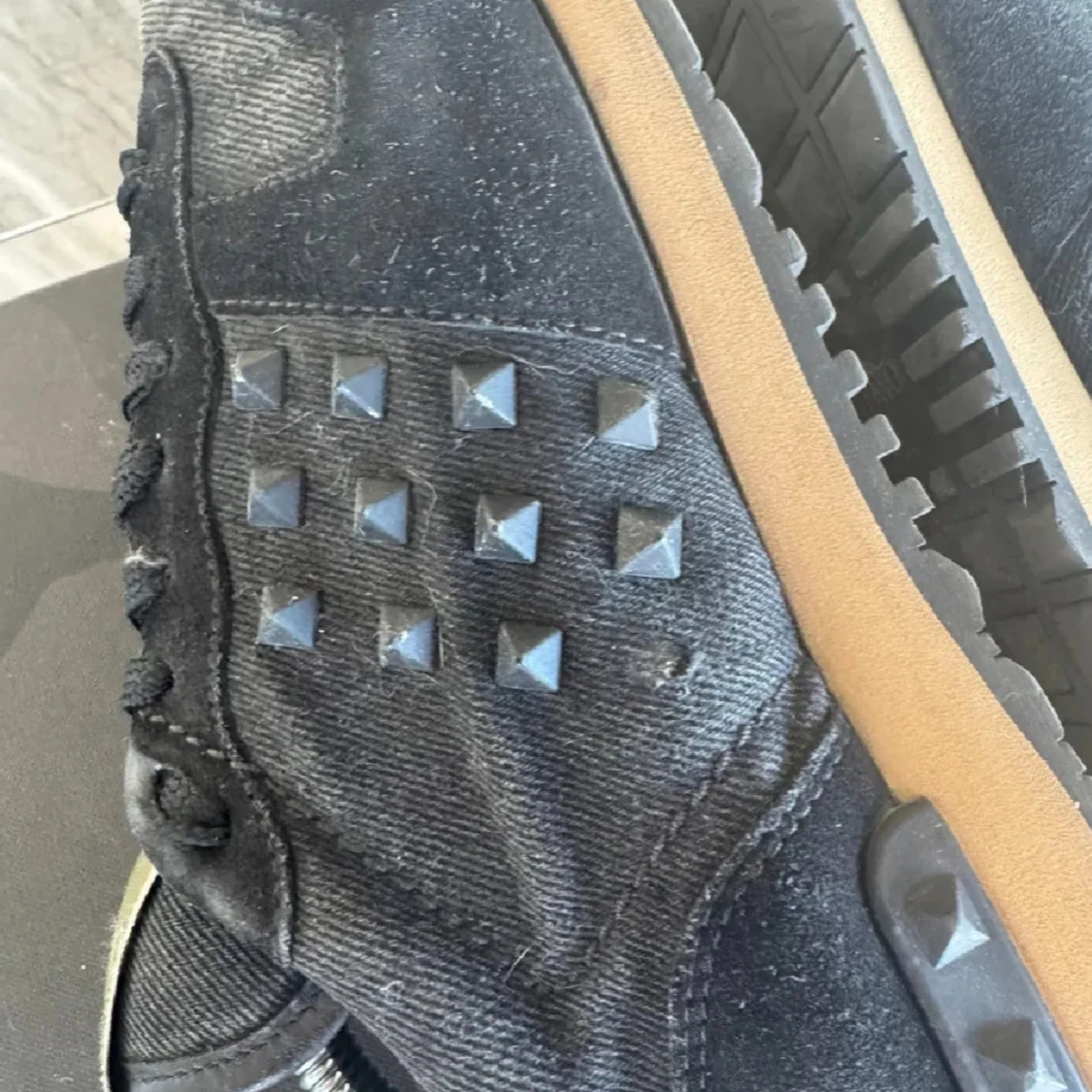 Valentino Garavani rockrunners  - 3