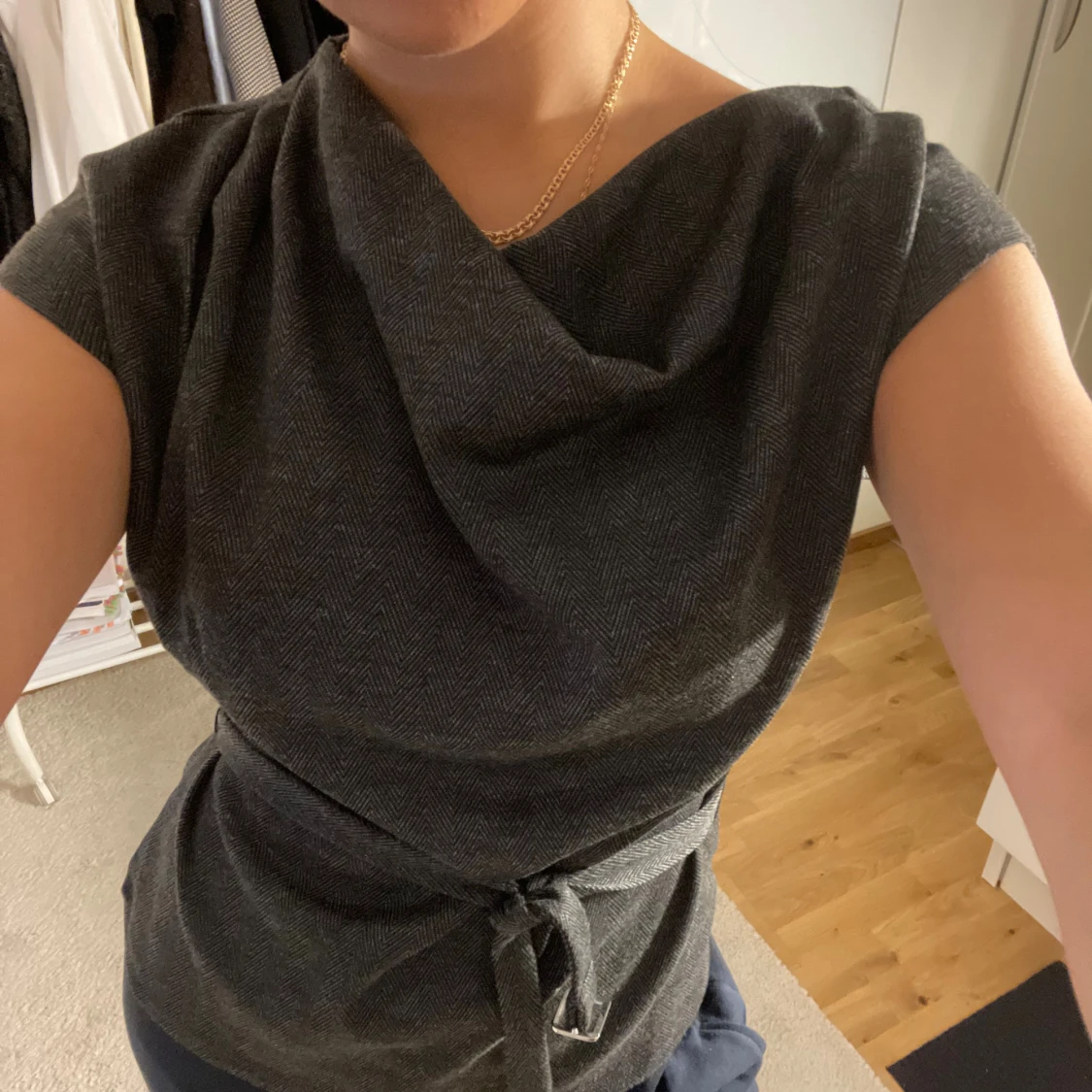 Topp med snygg krage  - 1