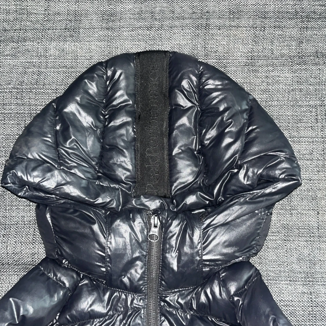 Svart dunjacka Peak Performance - 1