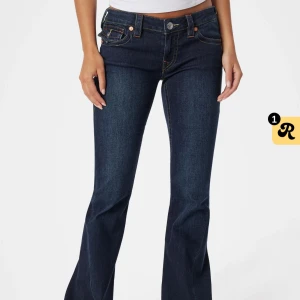 True religion jeans - Mörkblå true religion jeans, använda några gånger men frf som nya. Haft i nån månad. Köpta i Norge så nypris är 1,400. Skriv för egna bilder 🫰🫰