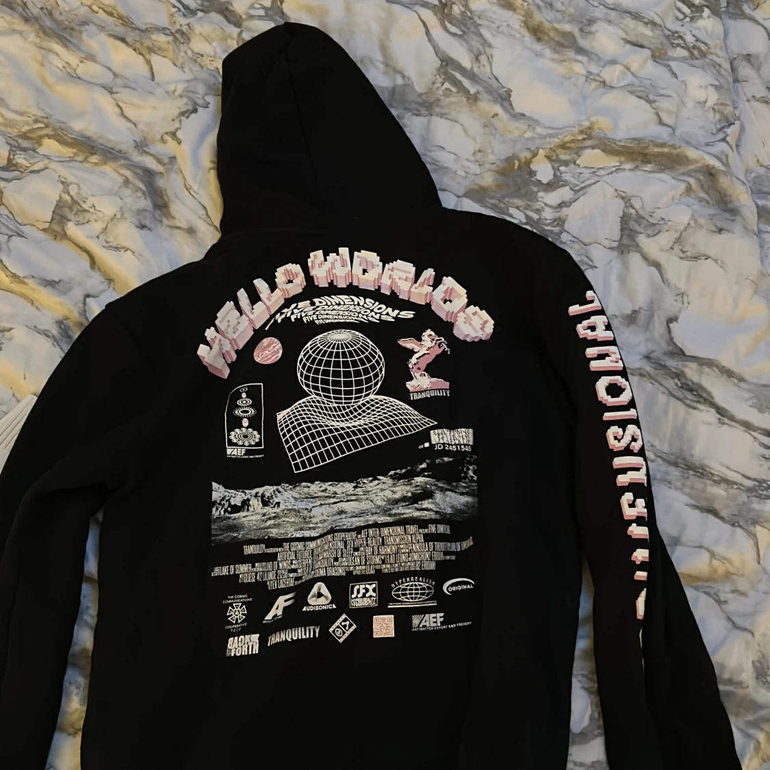 Svart hoodie H&M Hello Worlds S - 1