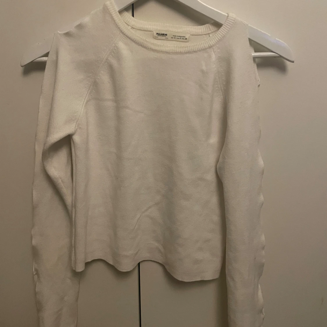 Tröja med coola detaljer på armarna - 2