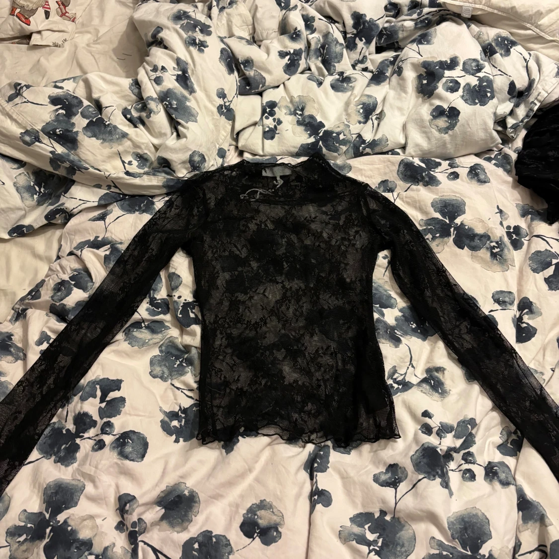 Svart spetsblus från NA-KD - 2