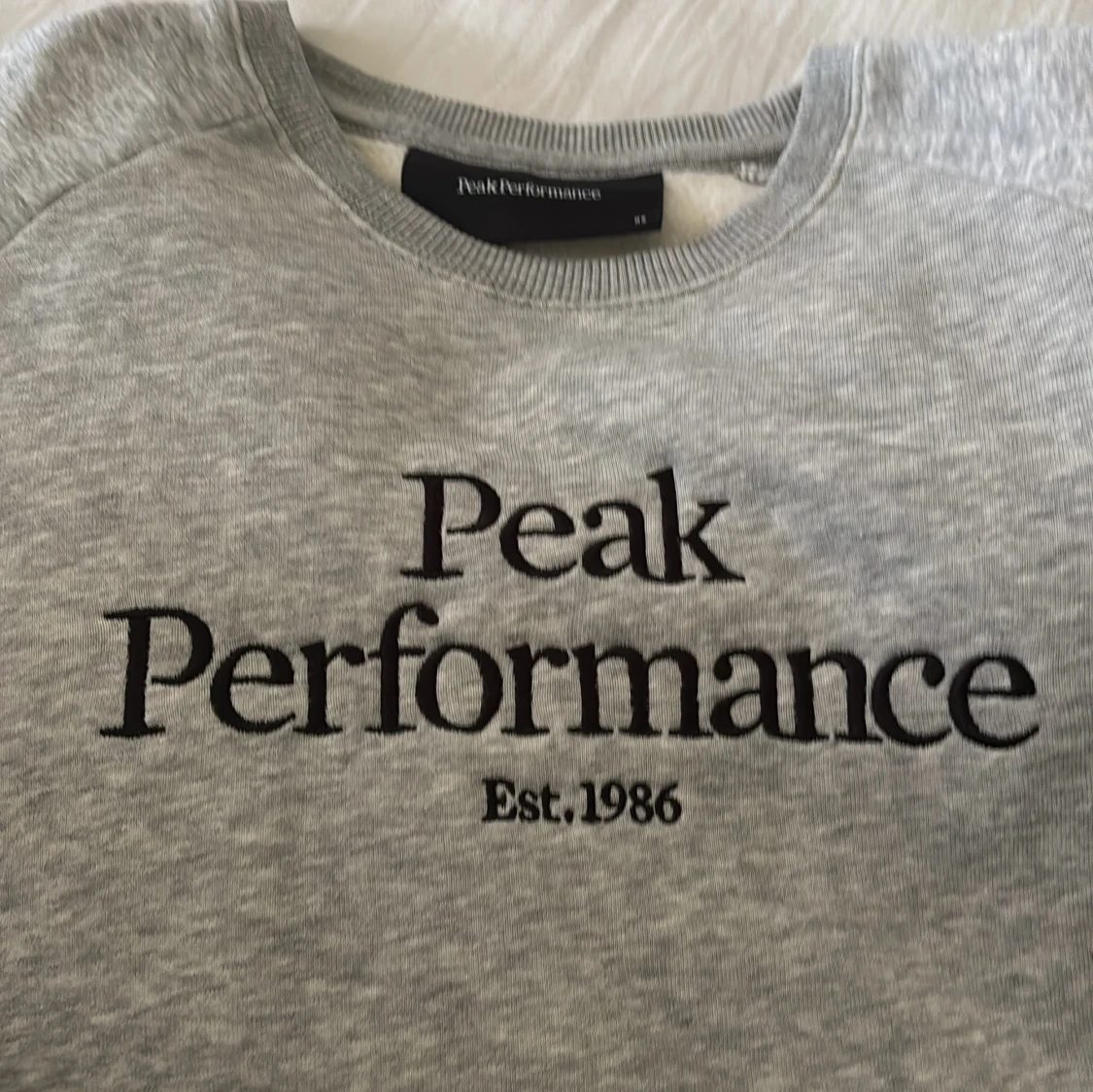 Grå Peak Performance sweatshirt XS