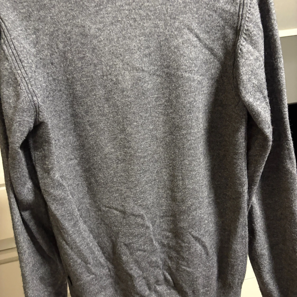 Grå stickad tröja med half zip S - 2