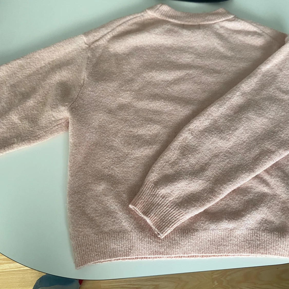 Ljusrosa stickad tröja med rund hals - 3