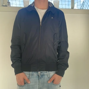 J Lindeberg jacka  - J Lindeberg jacka herr| pris: 699kr| storlek:L| skick:9,8/10| hör av dig vid minsta lilla fråga eller fundering|