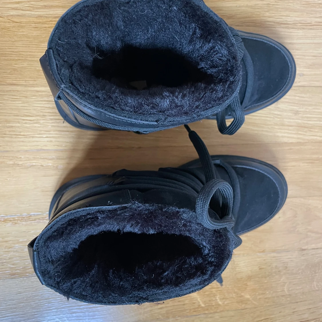 Svarta fodrade boots med snörning - 3