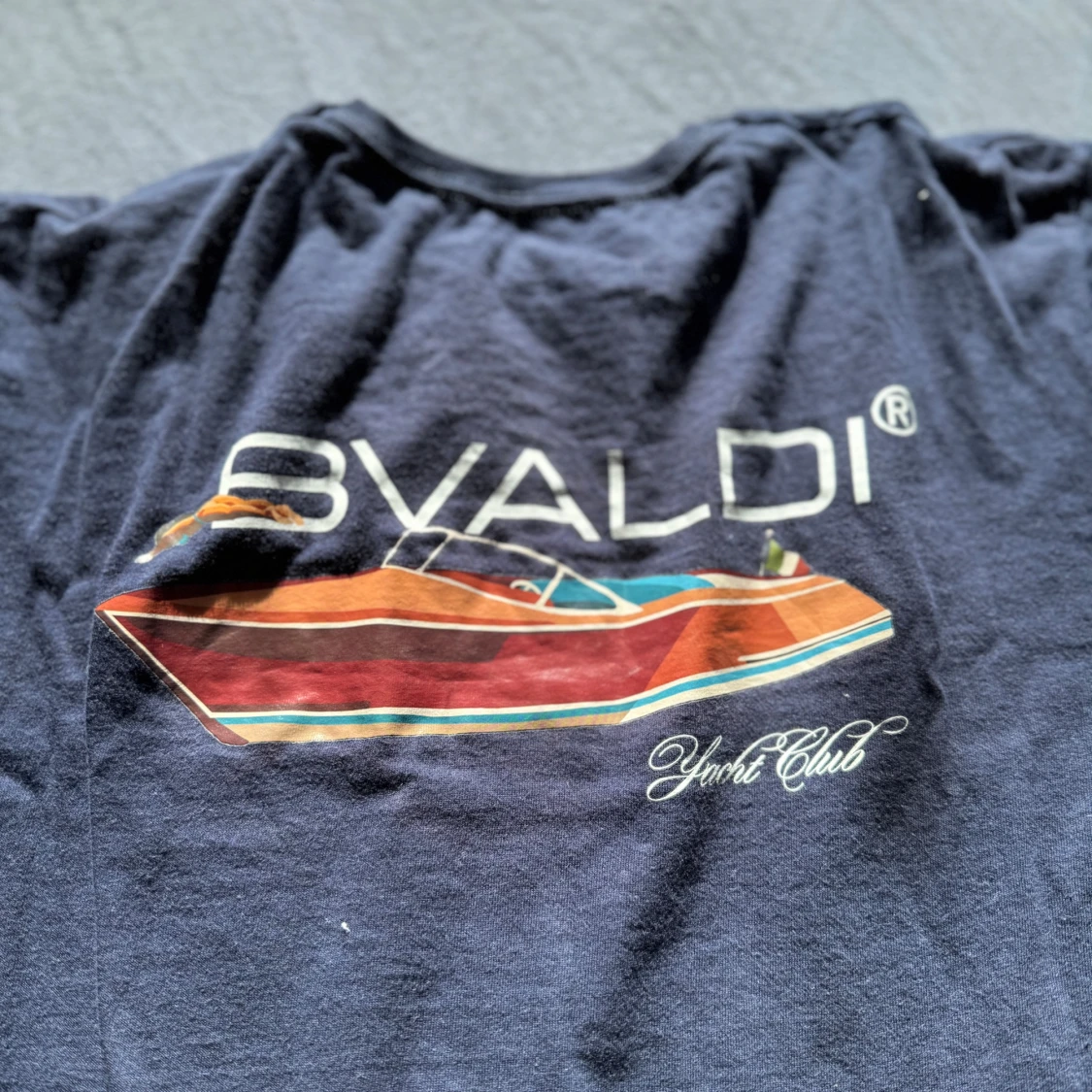 Marinblå Bvaldi Yacht Club t-shirt - 3