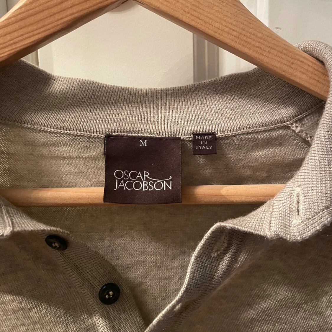 Beige pikétröja från Oscar Jacobson - 1