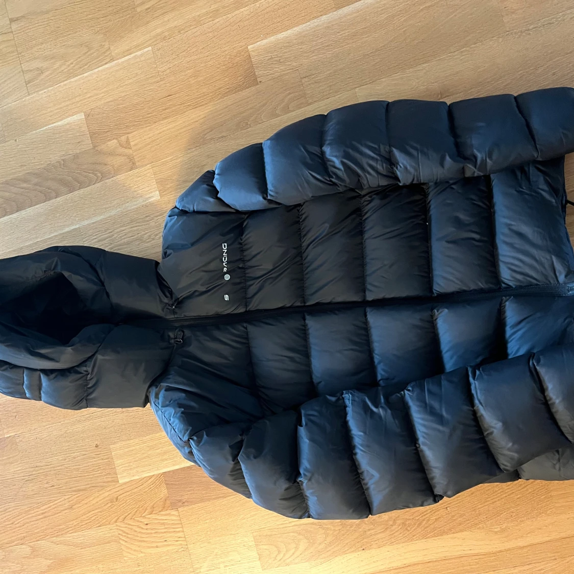 Svart pufferjacka från Sail Racing - 3