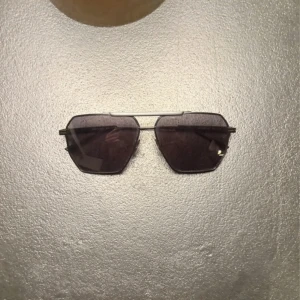 Bottega veneta solglasögon  - Nypris 3500