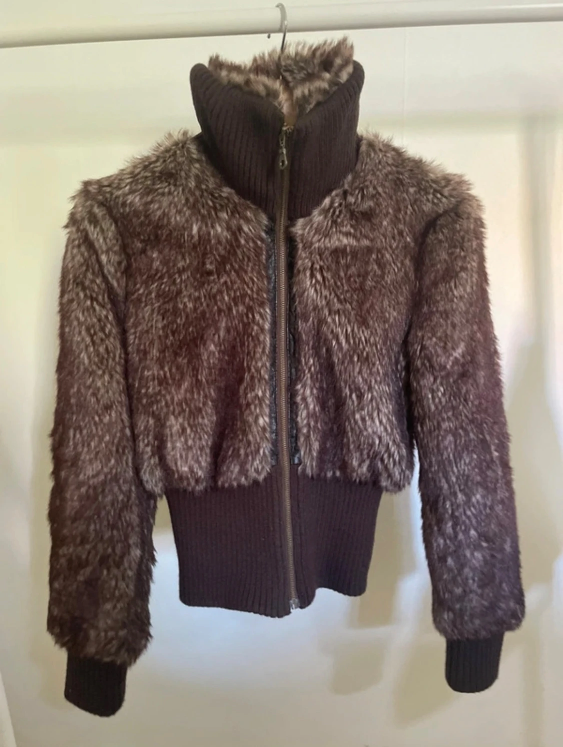 Brun pälsjacka 