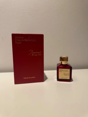 Baccarat Rouge 540 Extrait 70ml - Endast testat 1-2 spray, fin doft.