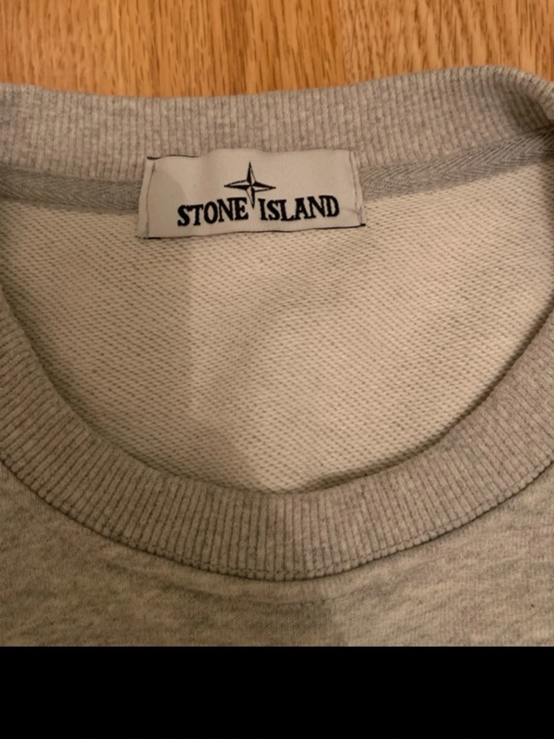 Grå sweatshirt från Stone Island - 1