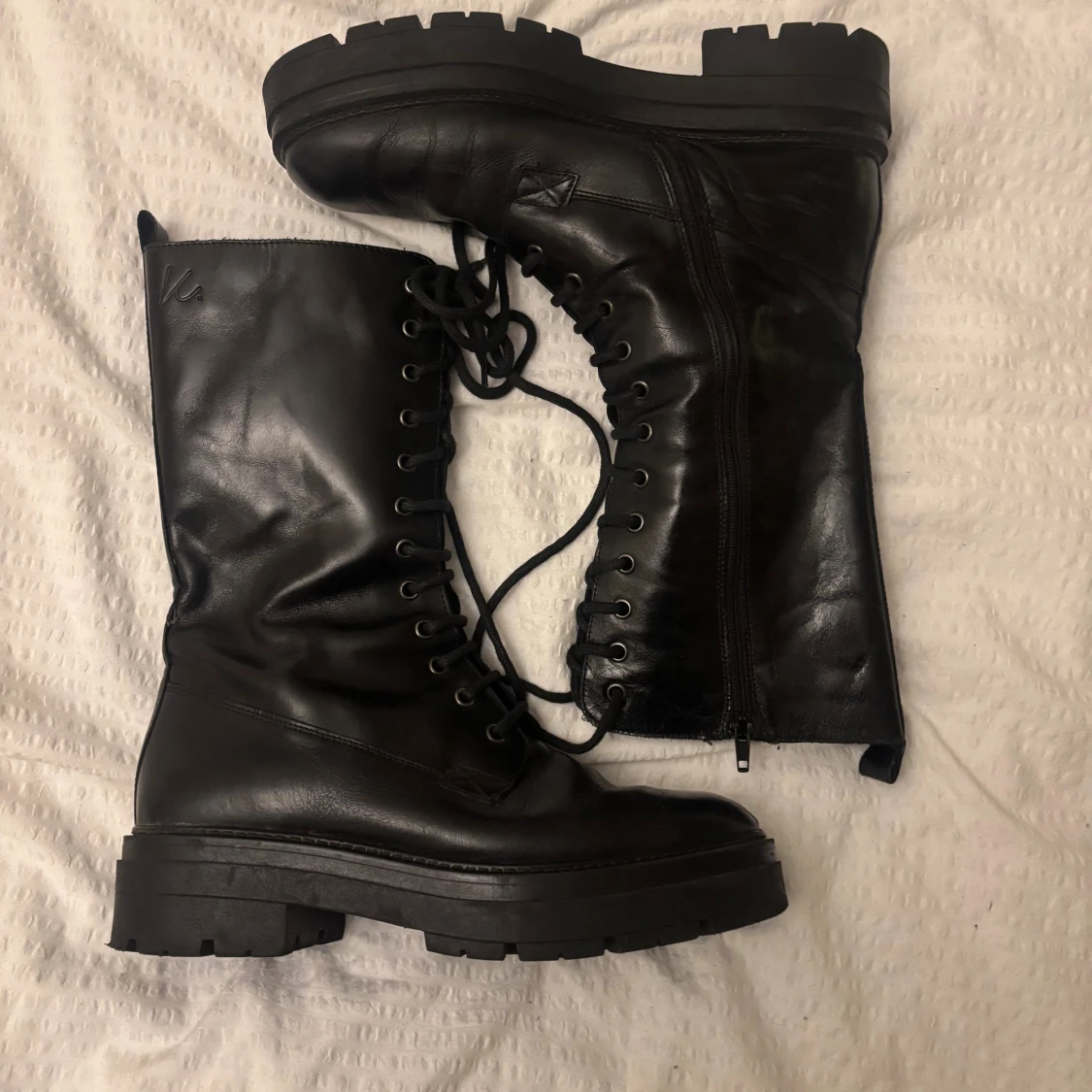 Svarta boots i läder