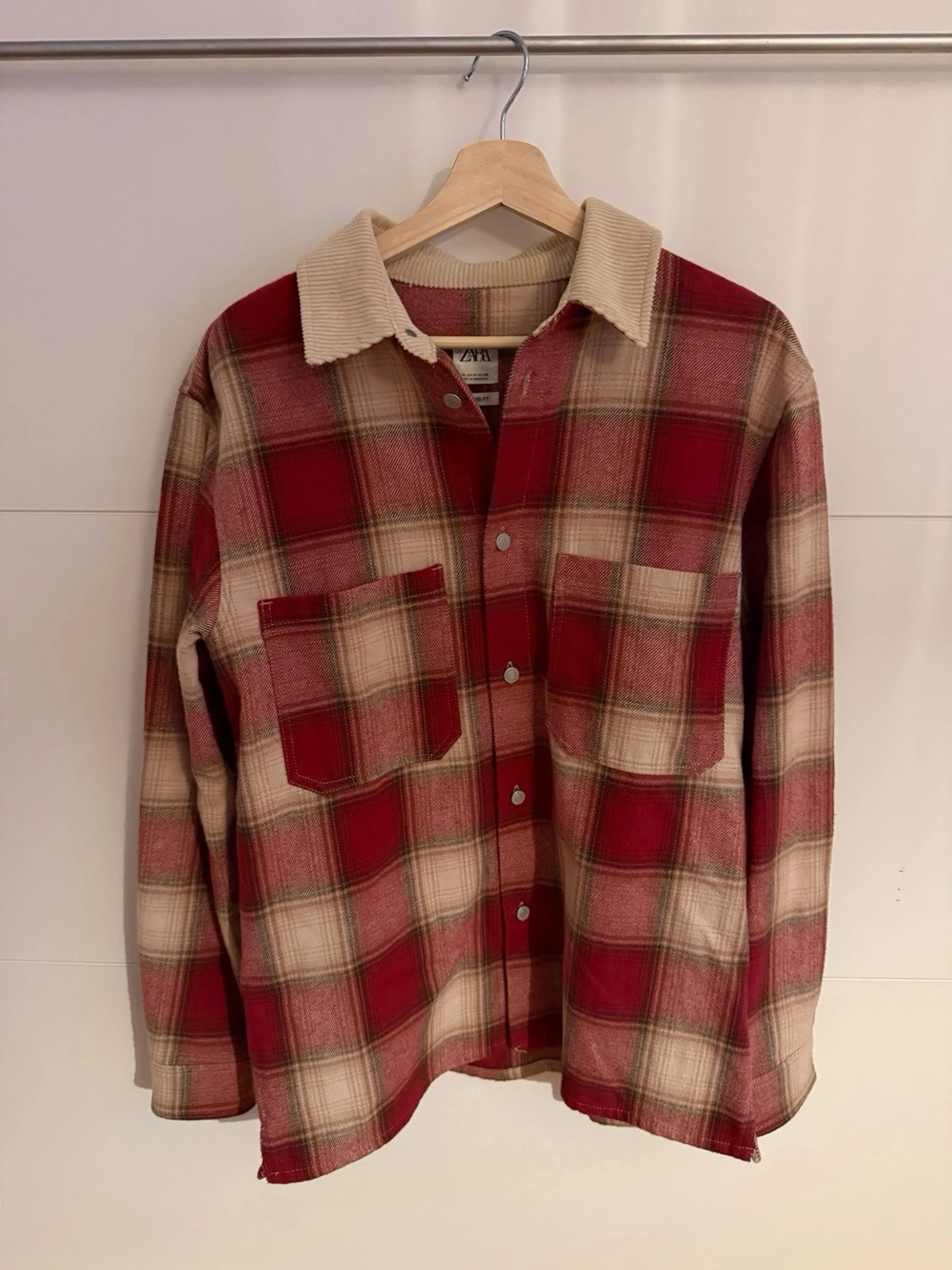 Rutig overshirt från Zara med fickor