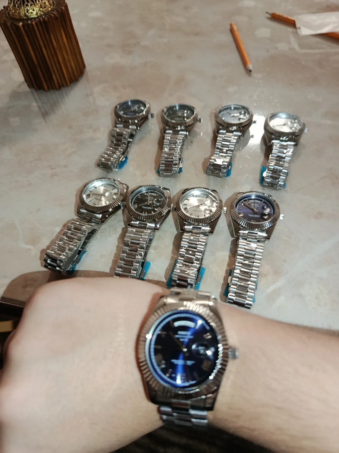 Silverfärgad dunväst med dragkedja - 2