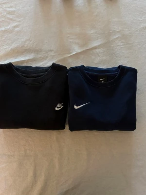 2 pack Nike sweatshirts - 2 st Nike sweatshirts, båda i Strlk M